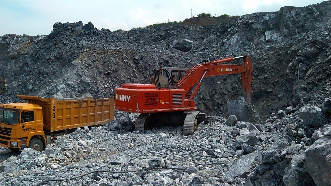 电动挖掘机.jpg 电动挖掘机.jpg