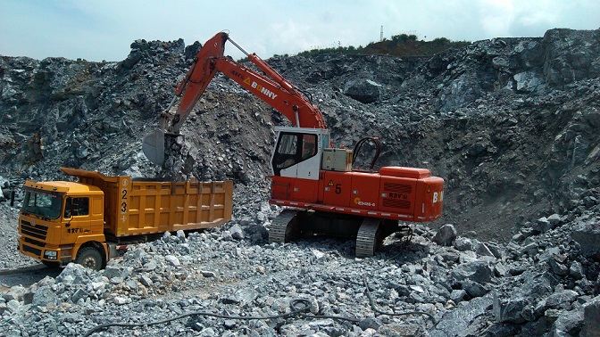 电动挖掘机.jpg 电动挖掘机.jpg