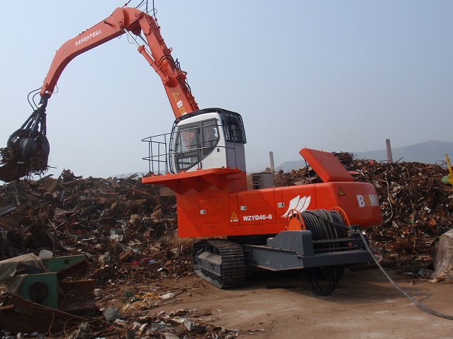 电动抓钢机.jpg 电动抓钢机.jpg