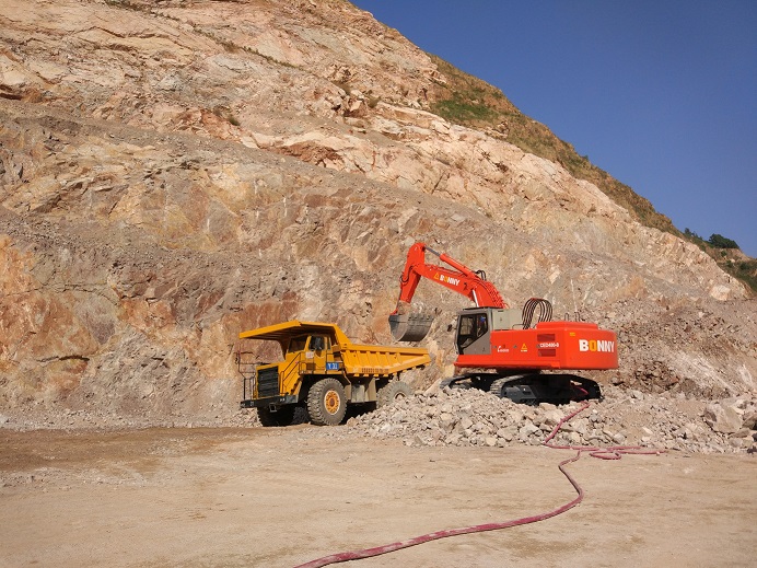 电动挖掘机.jpg 电动挖掘机.jpg