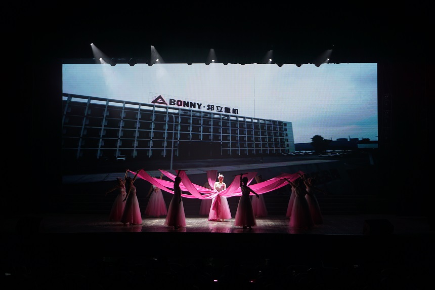 j9.com重机.jpg j9.com重机.jpg