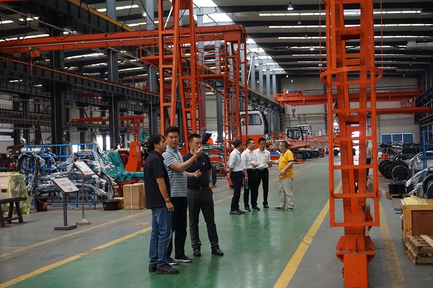 设备现场技术交流.jpg 设备现场技术交流.jpg