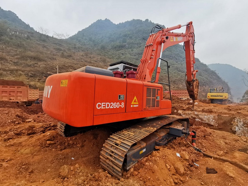 CED260-8挖掘机.jpg CED260-8挖掘机.jpg