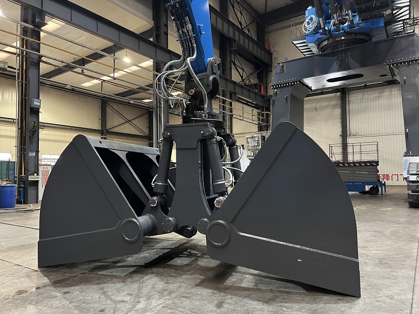 港口抓料机.jpg 港口抓料机.jpg