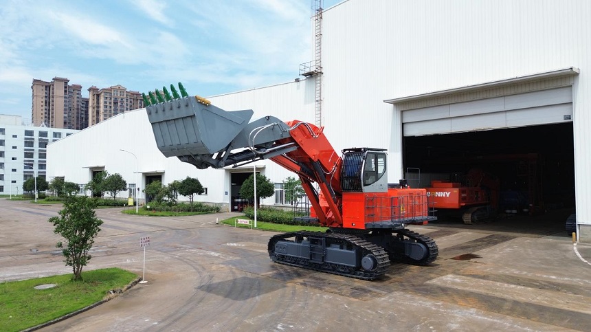 挖掘机.jpg 挖掘机.jpg