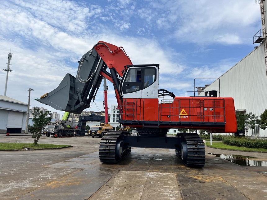 挖掘机.jpg 挖掘机.jpg