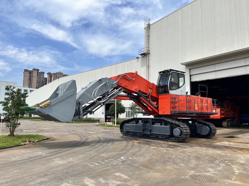 挖掘机.jpg 挖掘机.jpg