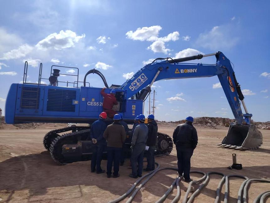 挖掘机.png 挖掘机.png