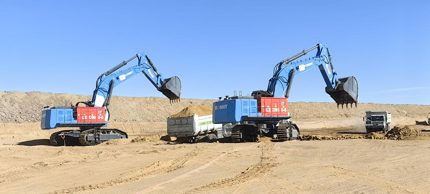 挖掘机.png 挖掘机.png