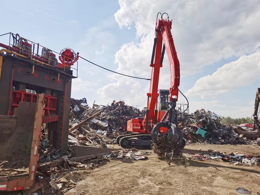 抓料机.jpg 抓料机.jpg