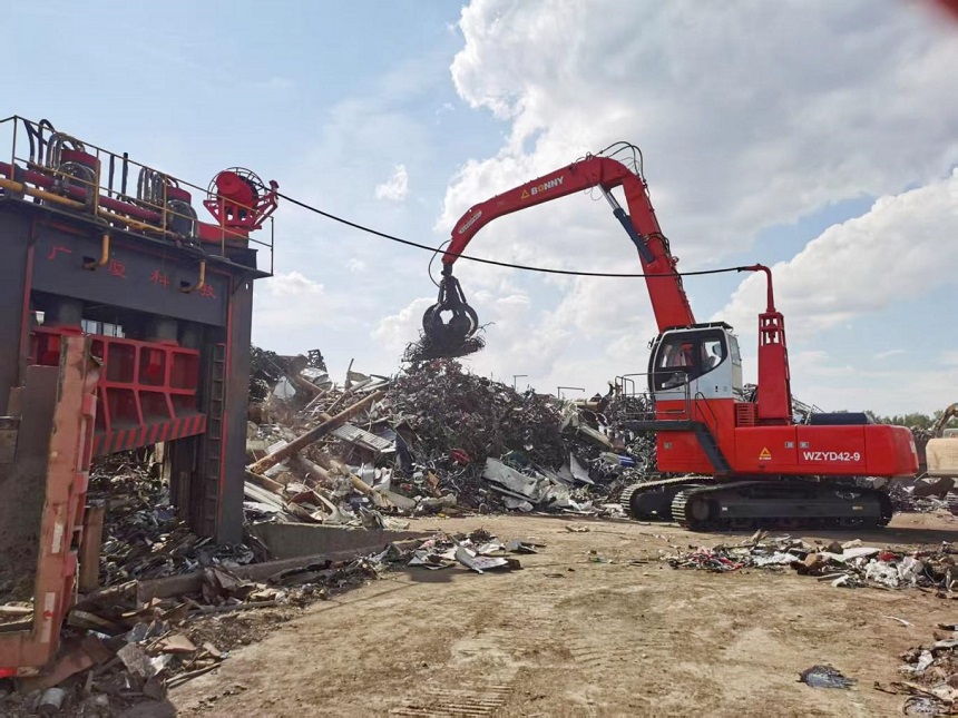 抓料机.jpg 抓料机.jpg